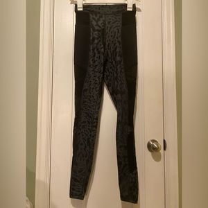 Lululemon leggings size 4